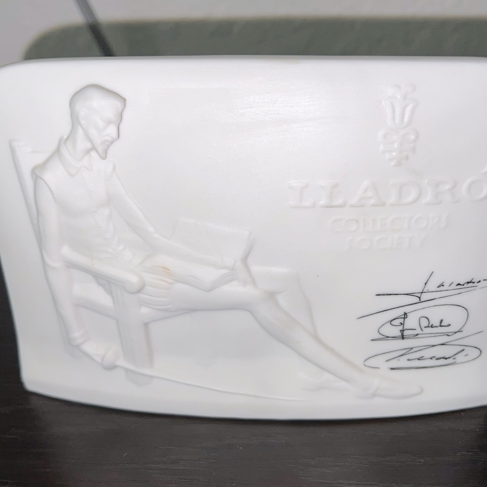Llardo Plaque